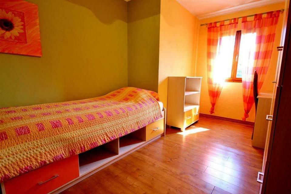 Villa Violica, Karnevali Zminj Luaran gambar