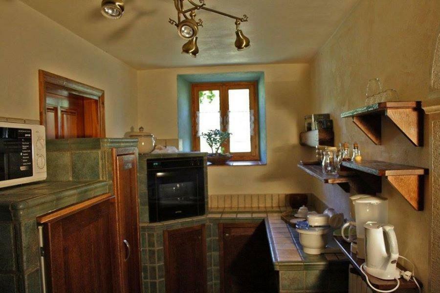 Villa Violica, Karnevali Zminj Luaran gambar