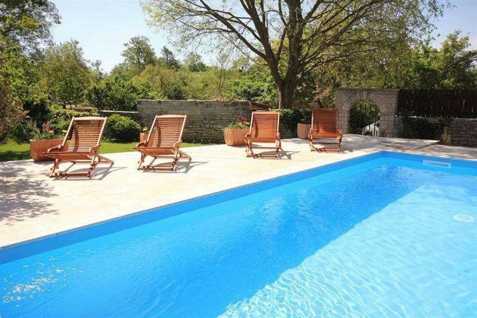 Villa Violica, Karnevali Zminj Luaran gambar